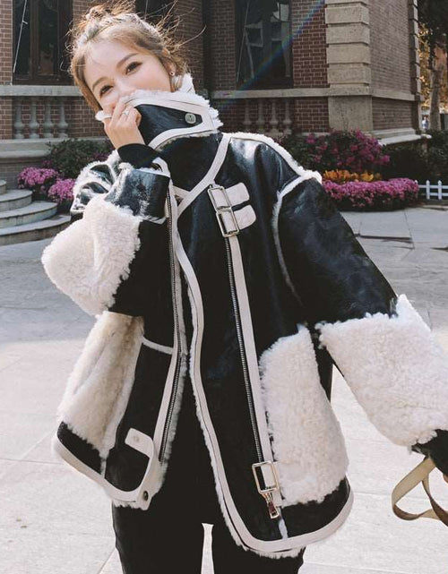 Load image into Gallery viewer, Women&#39;s Fashion Trendy Stylish Lapel Fur One Lamb Fur Coat
