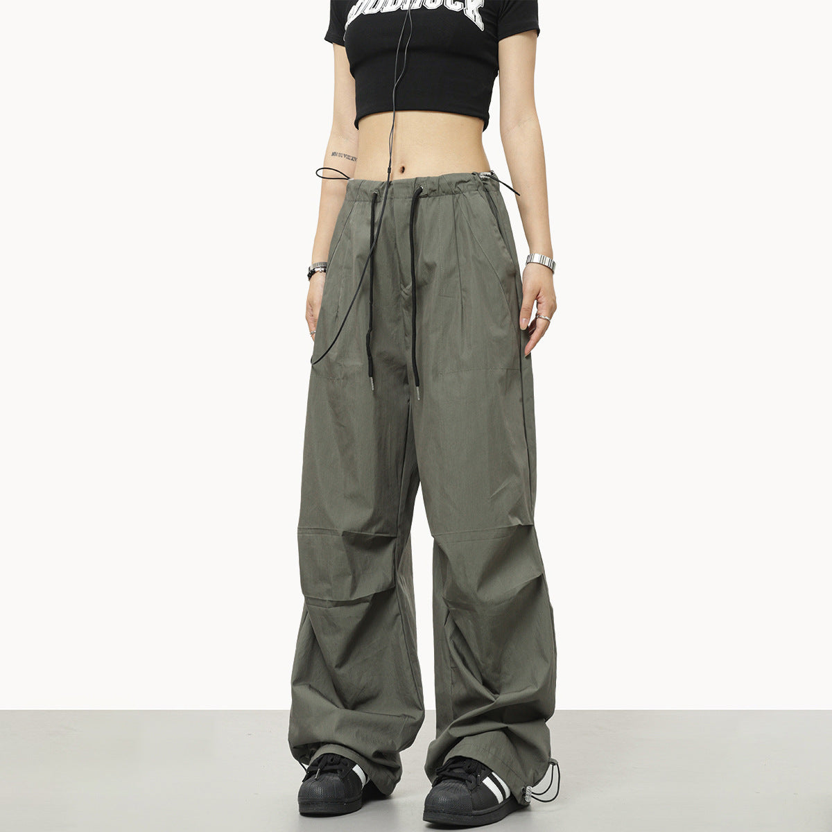 Loosely Comfortable: Drawstring Elastic Waist Casual Charging Sports Trousers - Stay Comfortable and Active All Day Long Green